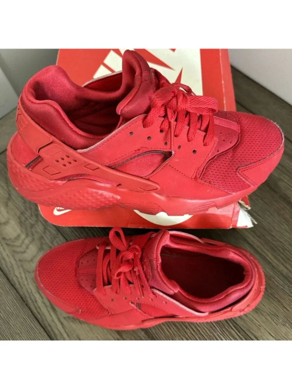 Nike Huarache Run GS University Red Youth Size 7Y Sneakers W/Box
